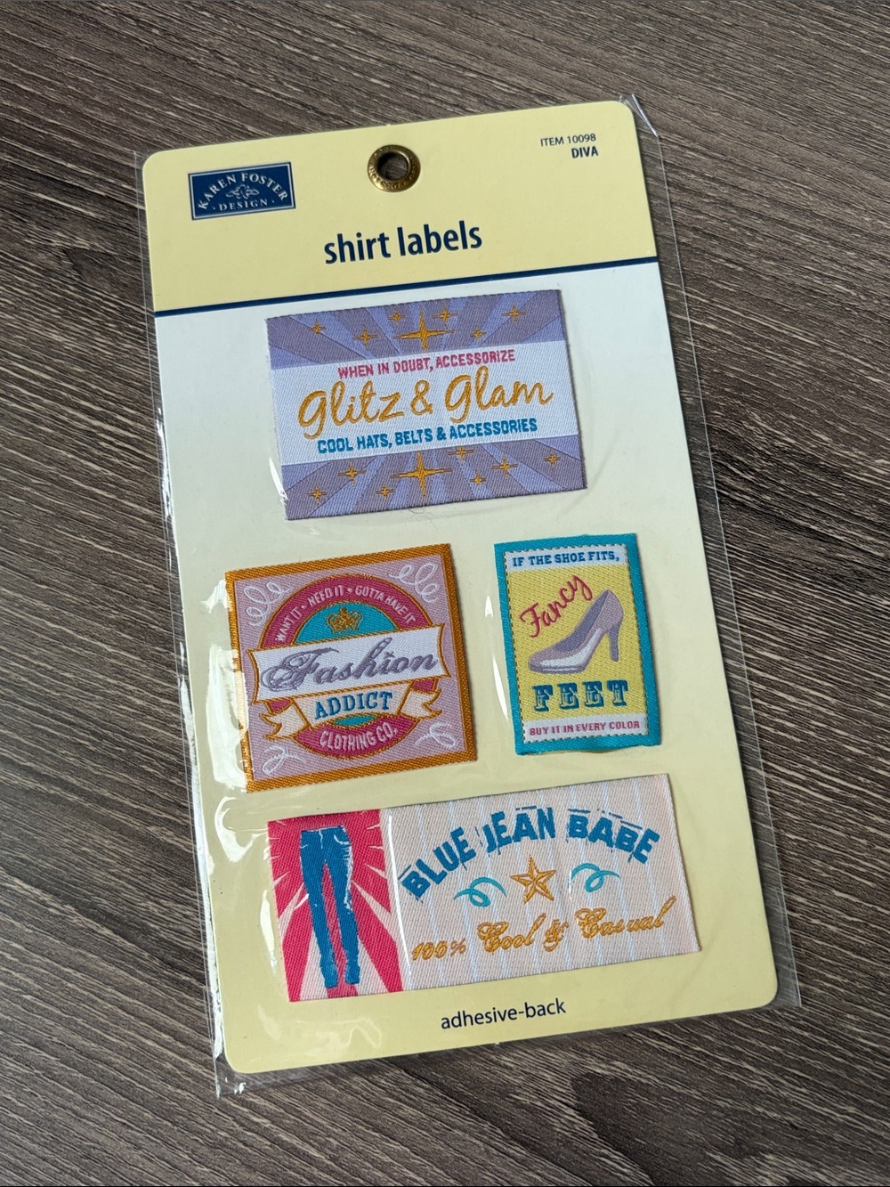 ❤️$4 Karen Foster Design Shirt Labels Diva